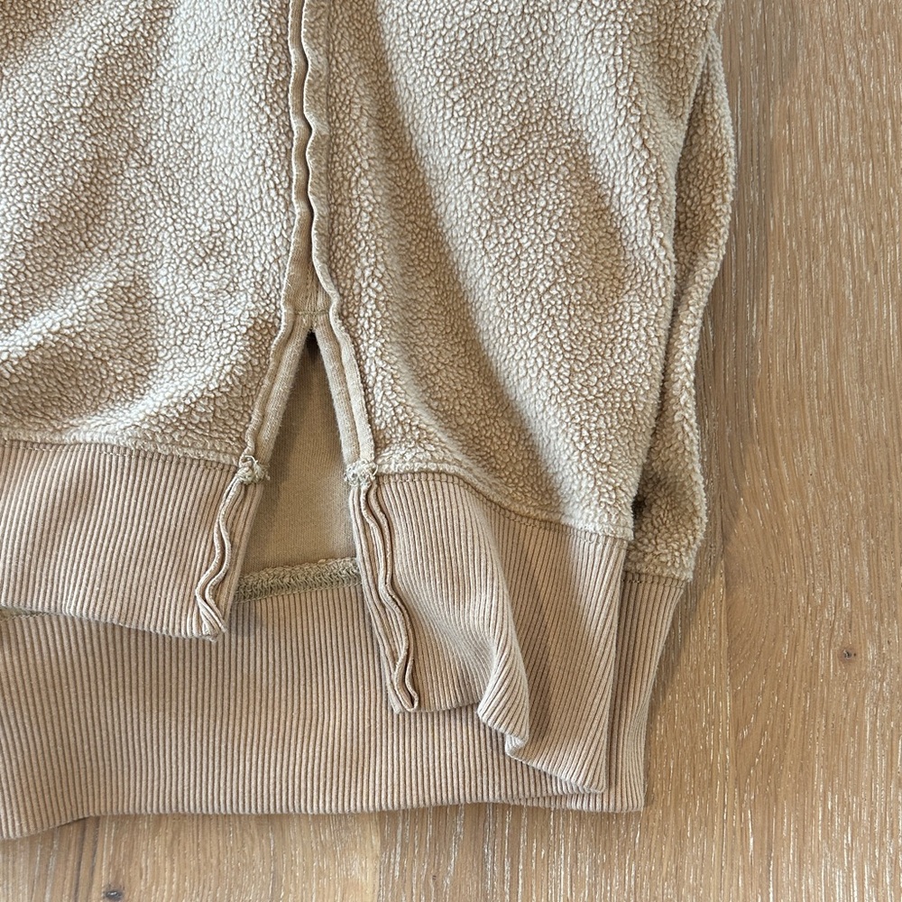 American Eagle Oversized Tan Women's Sweatshirt - Picture 9 of 9